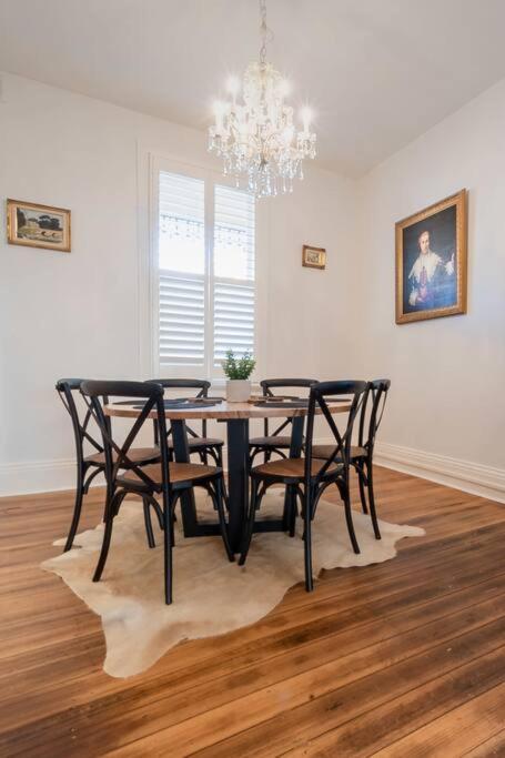 Apartament Historic Beauty In The Cbd! Parking And Wifi Launceston Zewnętrze zdjęcie